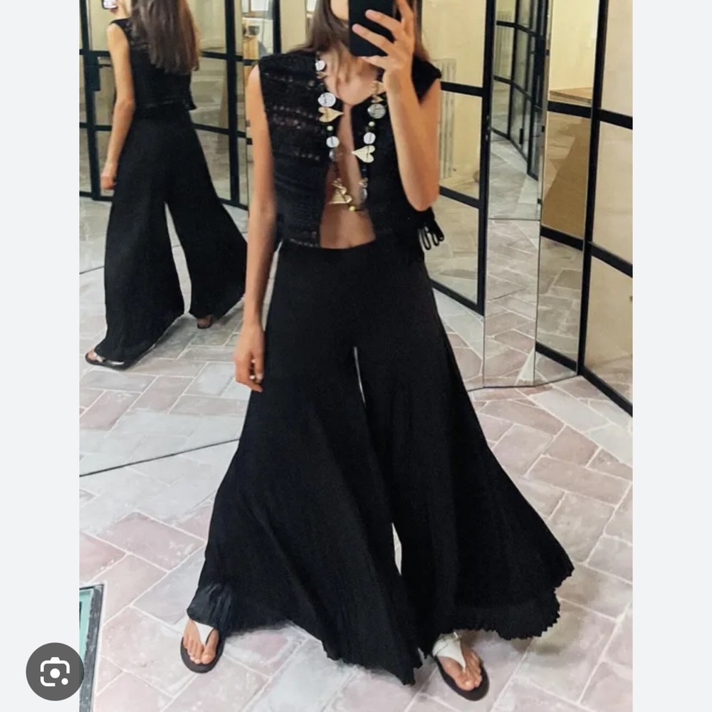 Zara Black Wide Leg Pleated Pants